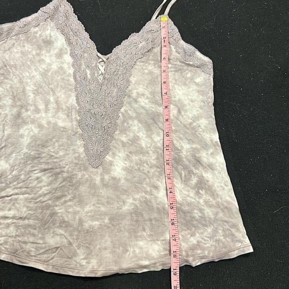 American Eagle Tie Dye V-Neck Top - Picture 4 of 5